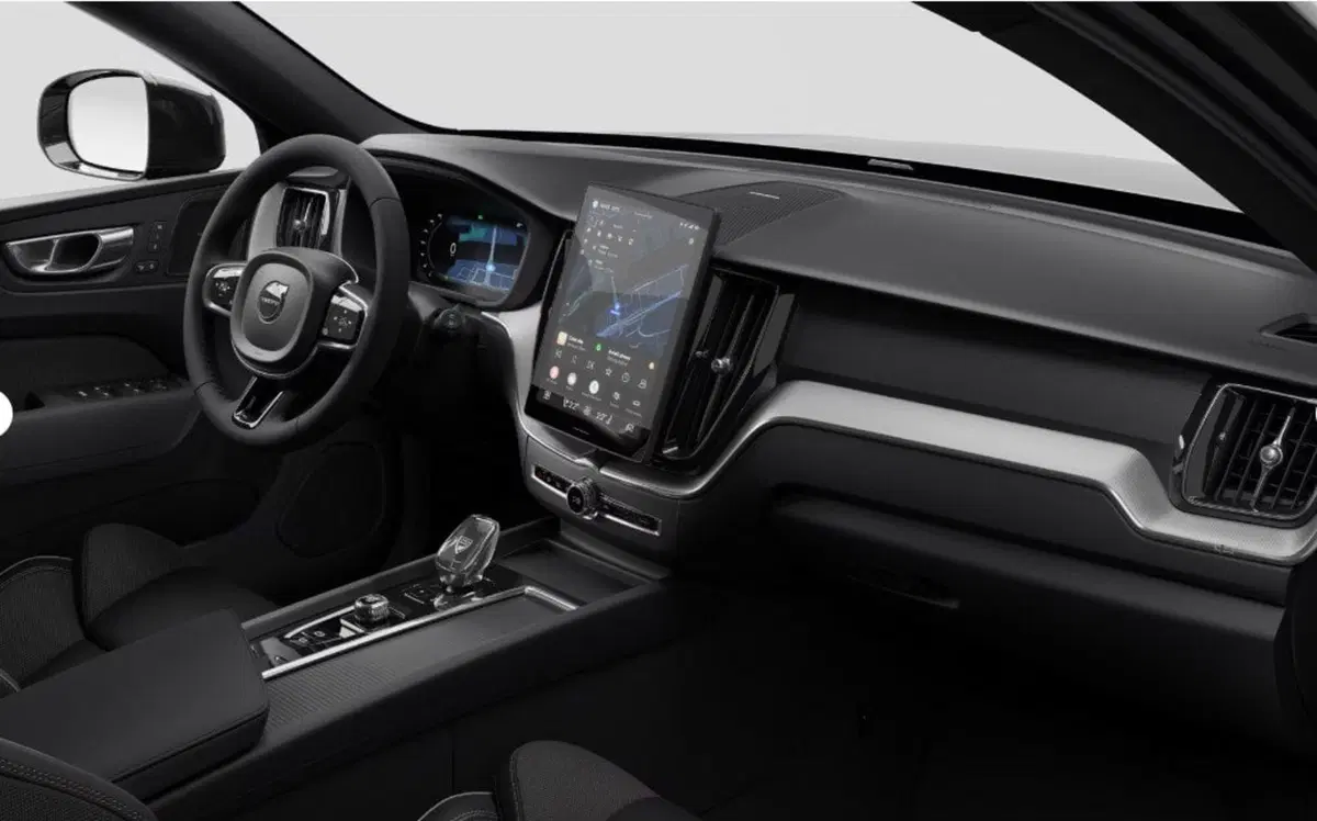 Volvo XC60 nuova a Milano (12)