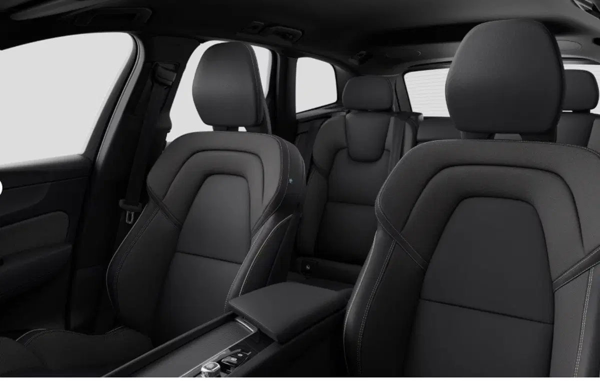 Volvo XC60 nuova a Milano (14)