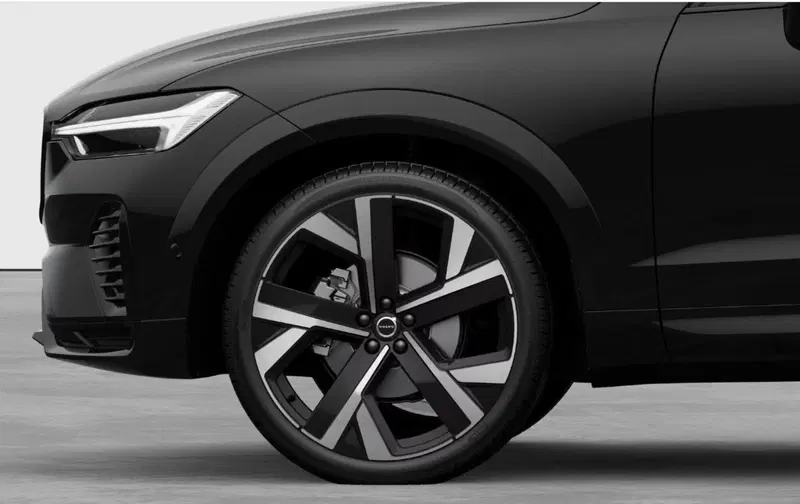 Volvo XC60 nuova a Milano (8)
