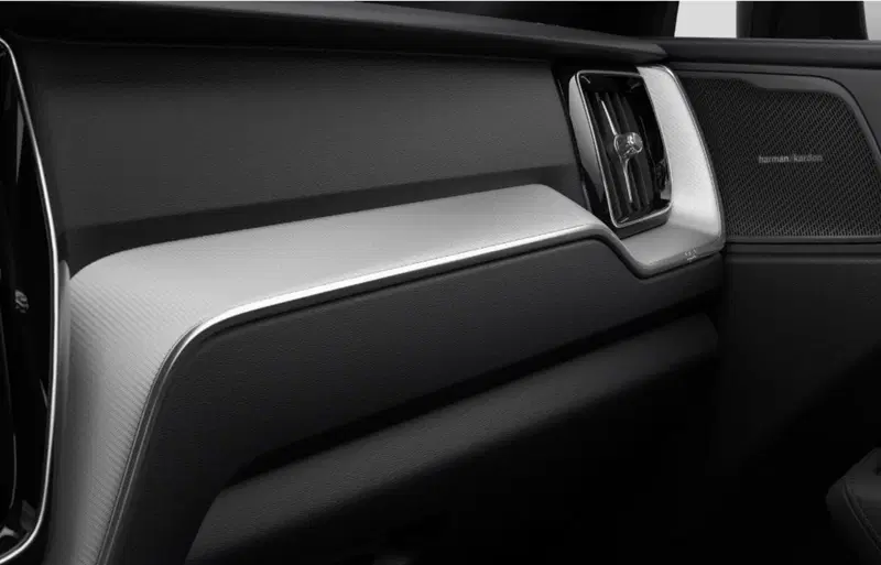 Volvo XC60 nuova a Milano (7)