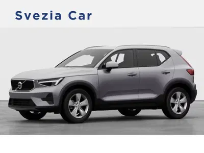 Volvo XC40 B3 automatico Core nuova a Milano