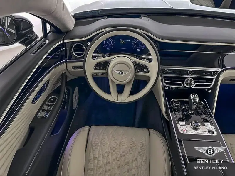 Bentley Flying Spur nuova a Milano (11)