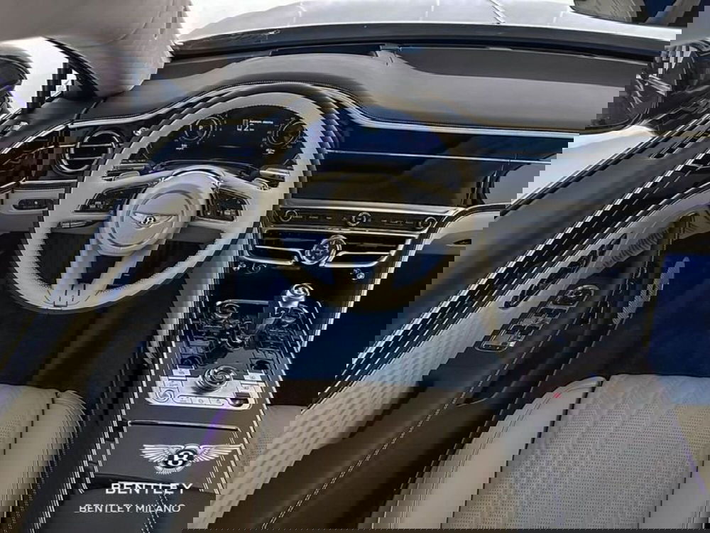 Bentley Flying Spur nuova a Milano (11)