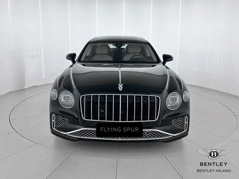 Bentley Flying Spur nuova a Milano (2)