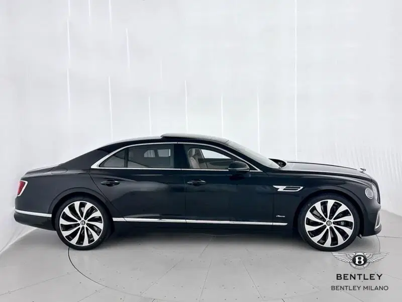 Bentley Flying Spur nuova a Milano (4)