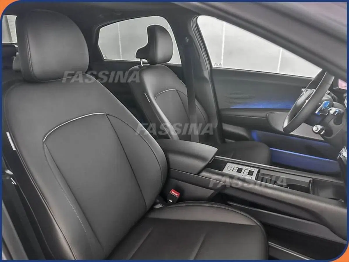 Hyundai Ioniq 6 nuova a Milano (14)