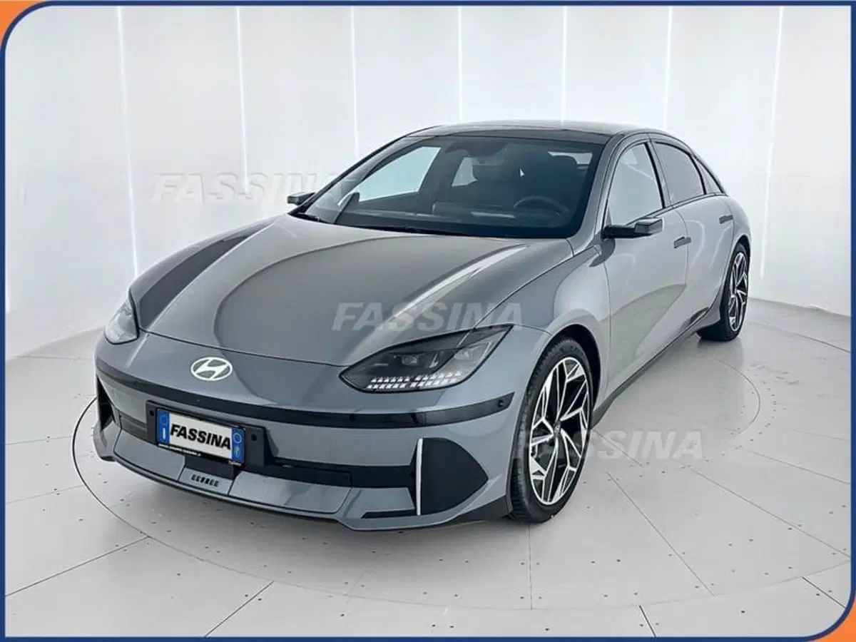 Hyundai Ioniq 6 nuova a Milano (3)