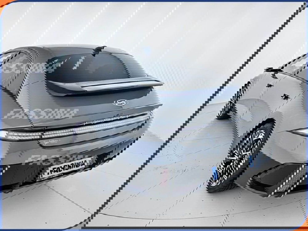 Hyundai Ioniq 6 nuova a Milano (4)