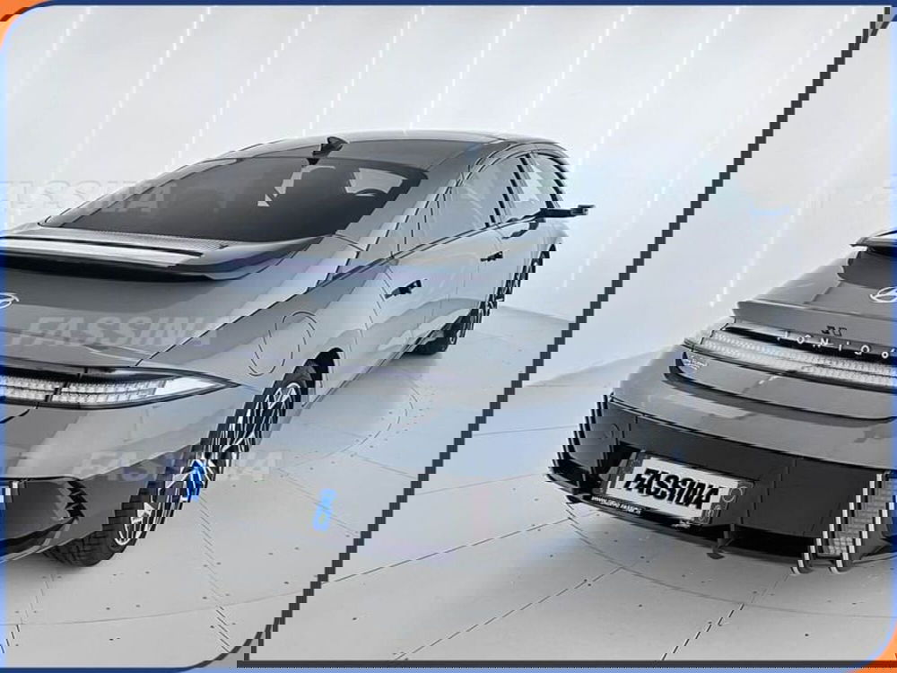 Hyundai Ioniq 6 nuova a Milano (6)