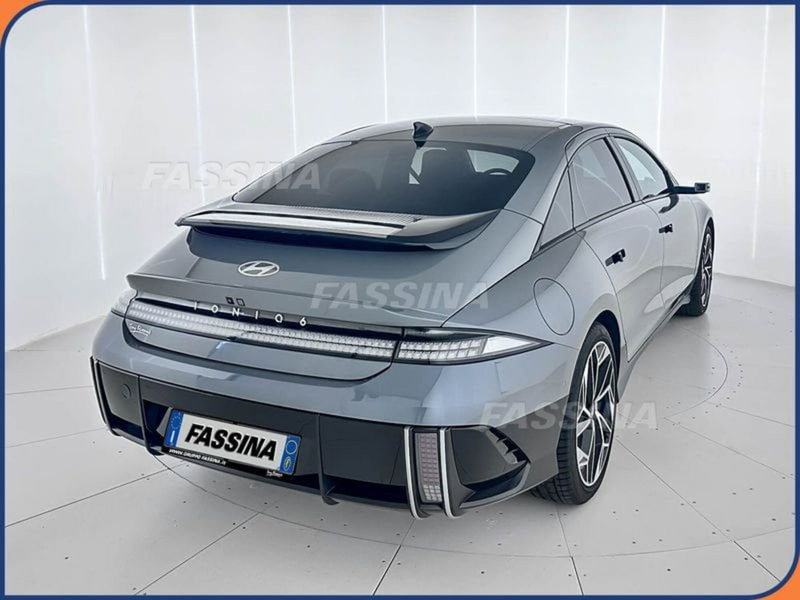 Hyundai Ioniq 6 nuova a Milano (6)