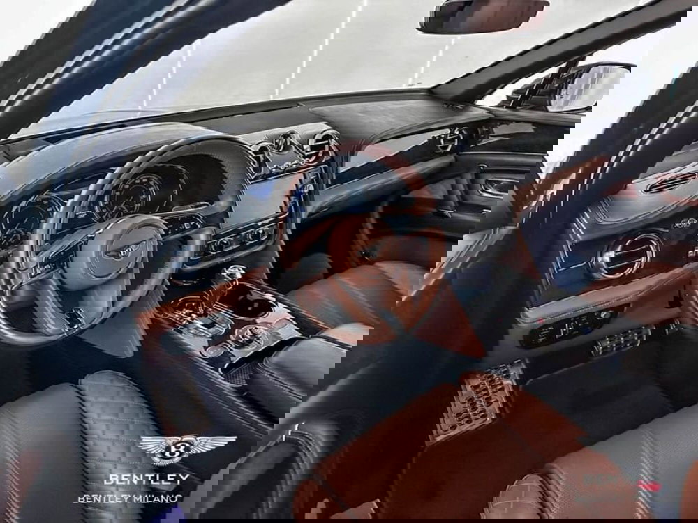 Bentley Bentayga usata a Milano (10)