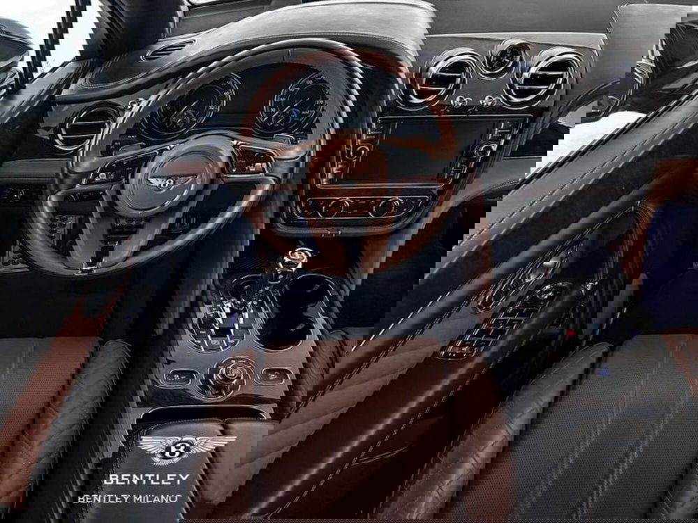 Bentley Bentayga usata a Milano (11)