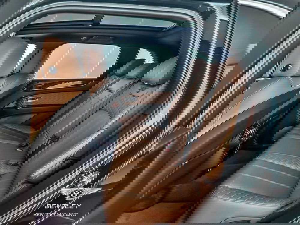 Bentley Bentayga usata a Milano (12)