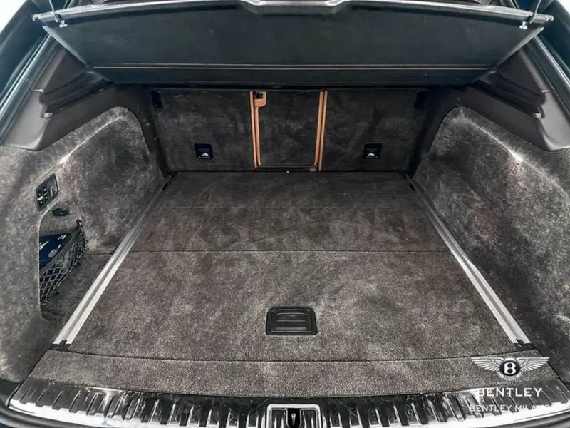 Bentley Bentayga usata a Milano (13)