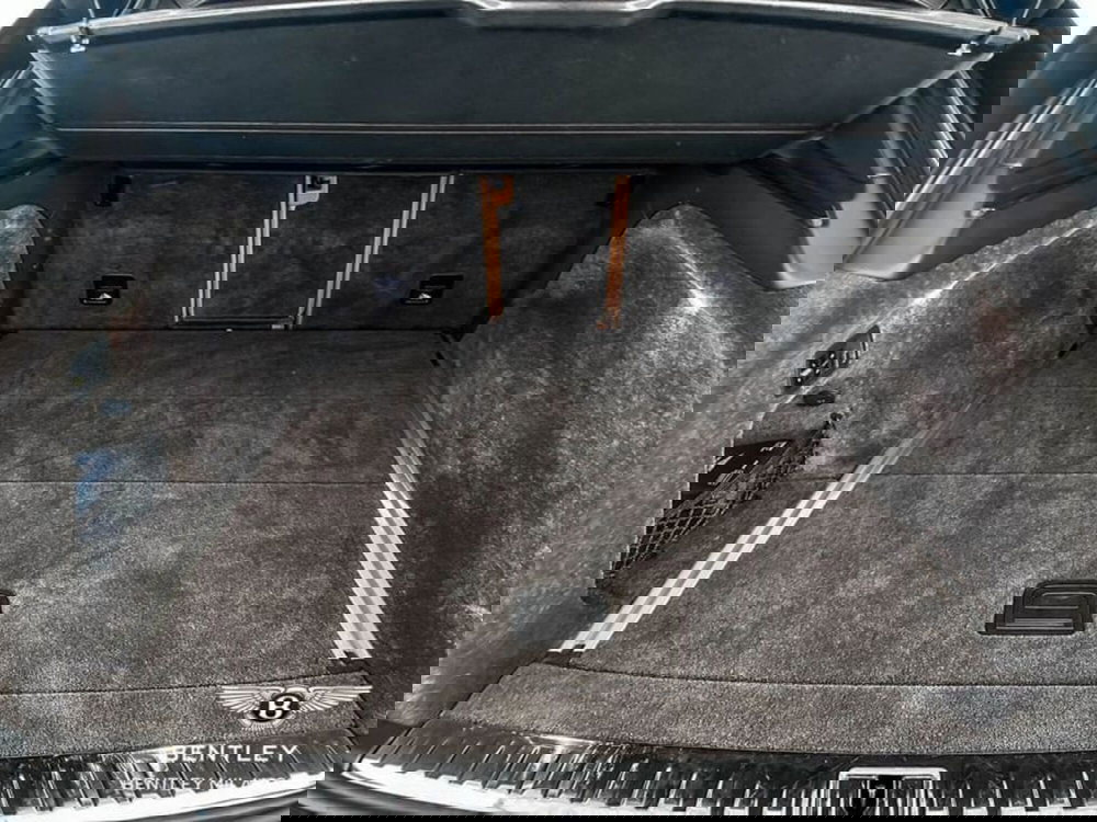 Bentley Bentayga usata a Milano (13)