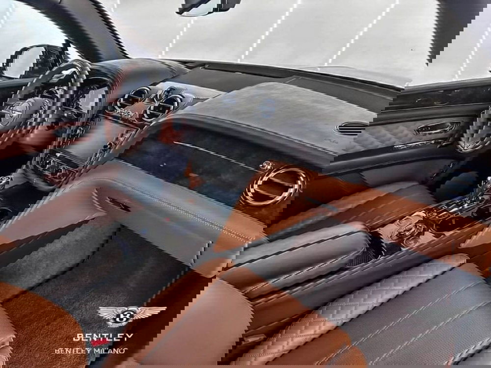 Bentley Bentayga usata a Milano (15)