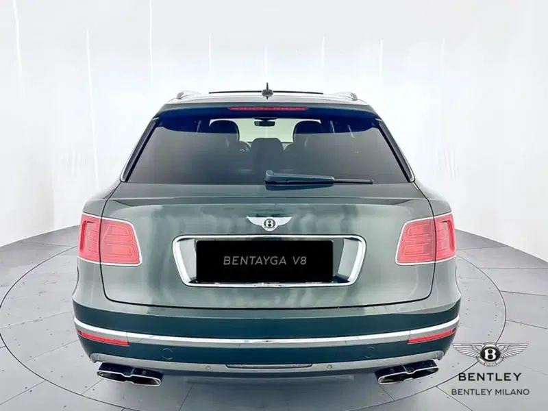 Bentley Bentayga usata a Milano (6)