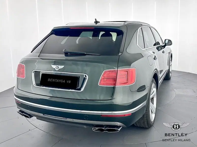 Bentley Bentayga usata a Milano (7)