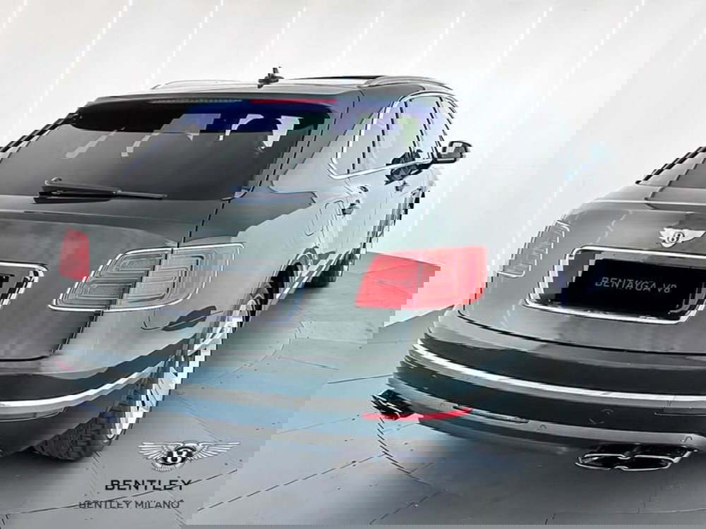 Bentley Bentayga usata a Milano (7)