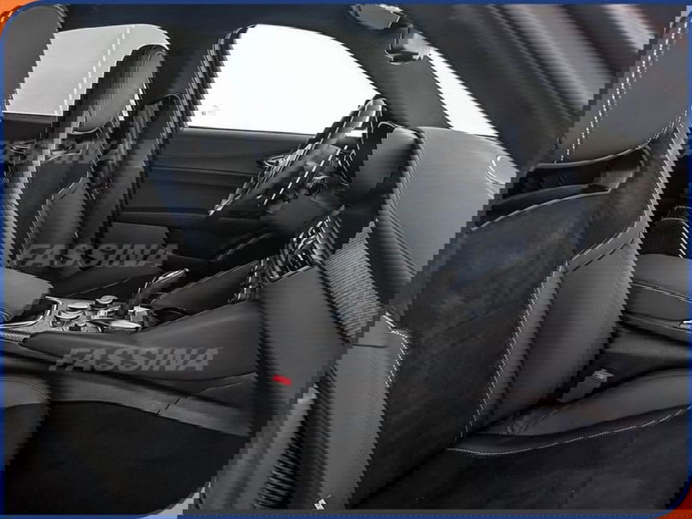 Alfa Romeo Giulia nuova a Milano (13)