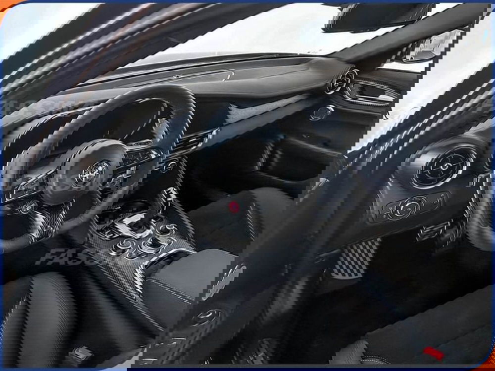 Alfa Romeo Giulia nuova a Milano (9)