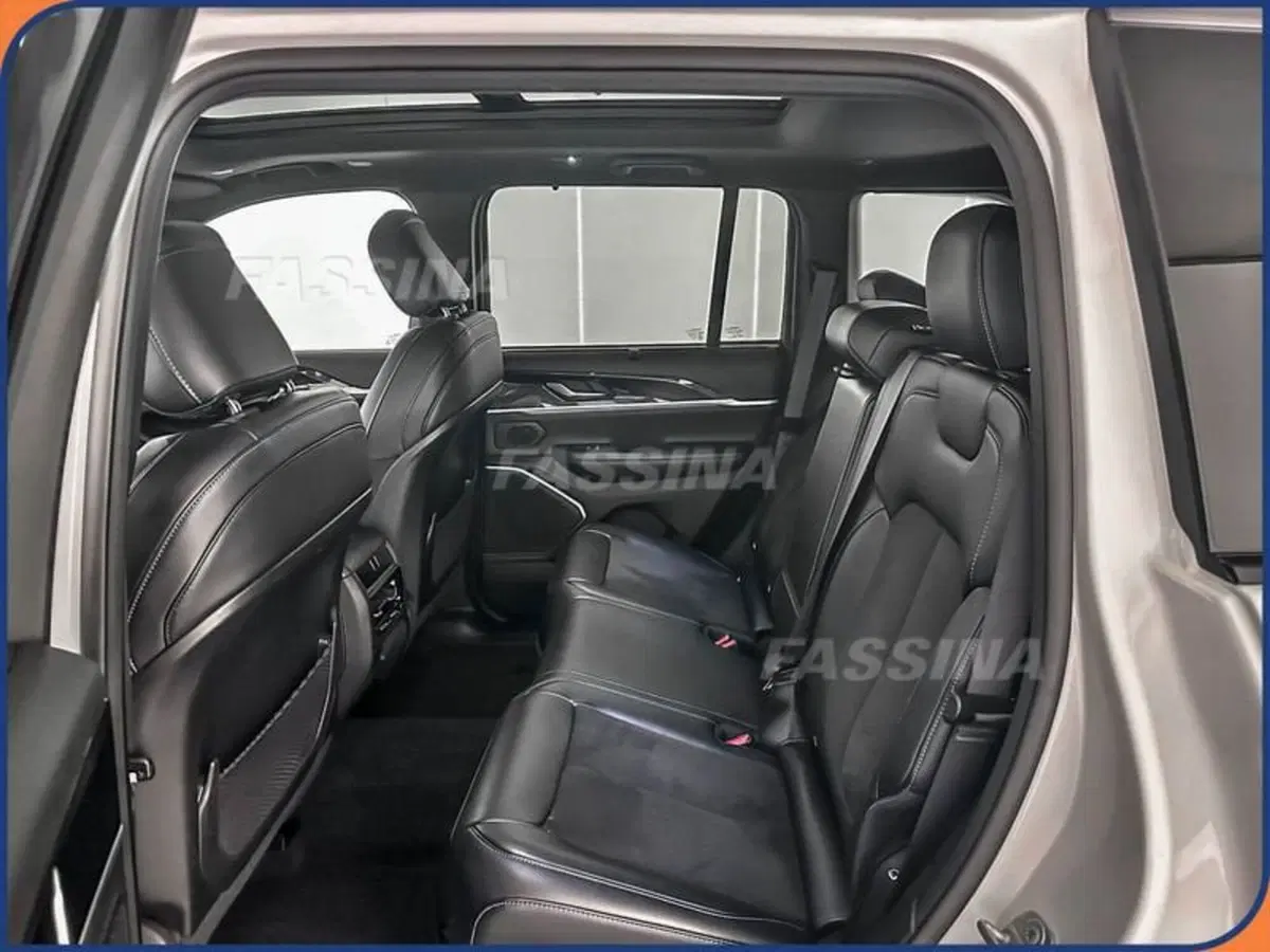 Jeep Grand Cherokee usata a Milano (11)