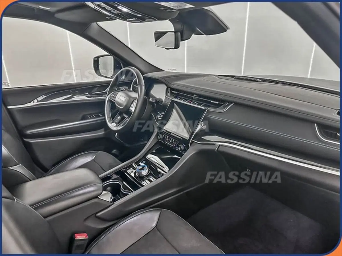 Jeep Grand Cherokee usata a Milano (13)