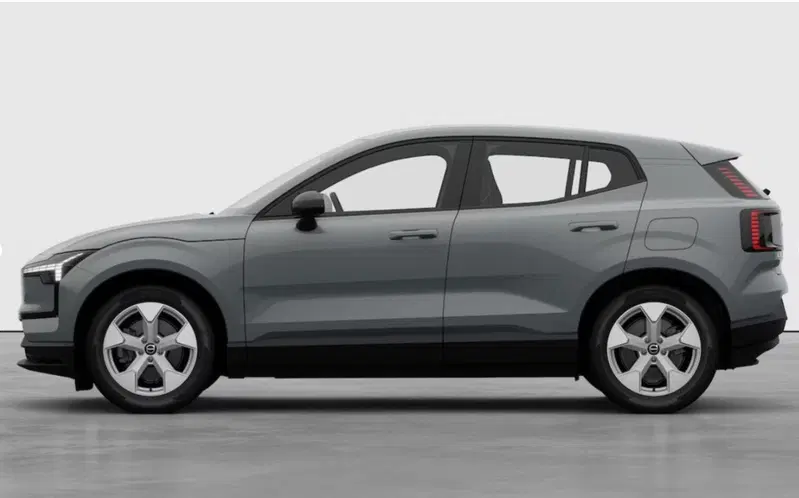 Volvo EX30 nuova a Milano (2)