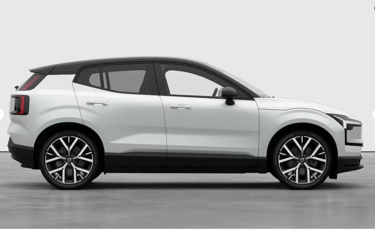 Volvo EX30 nuova a Milano (5)