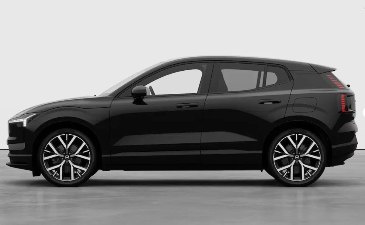 Volvo EX30 nuova a Milano (2)
