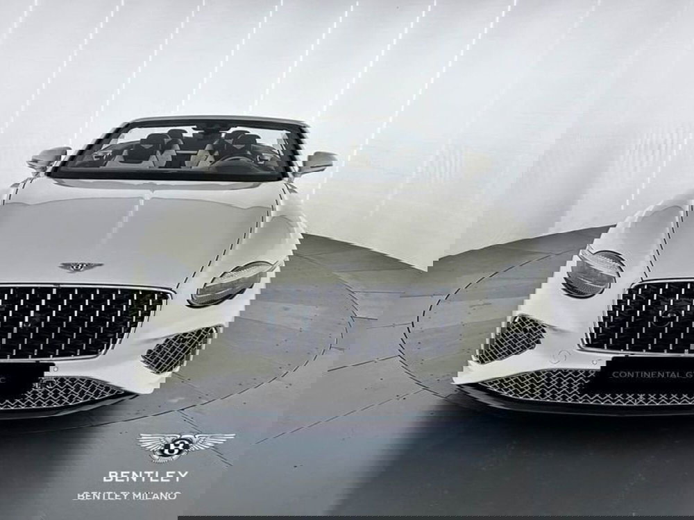 Bentley Continental GTC nuova a Milano (3)