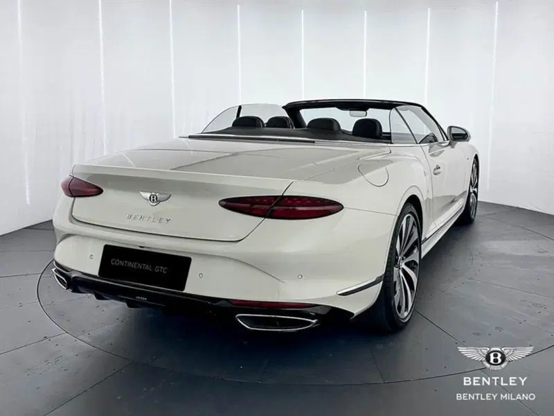Bentley Continental GTC nuova a Milano (8)