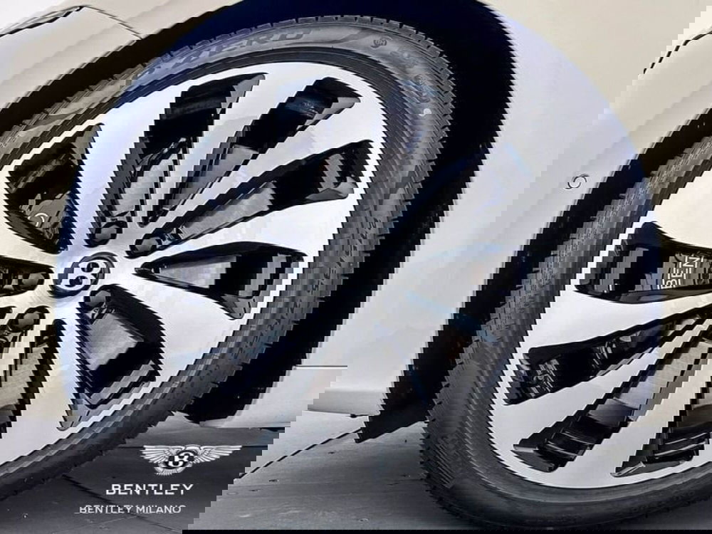 Bentley Continental GTC nuova a Milano (9)