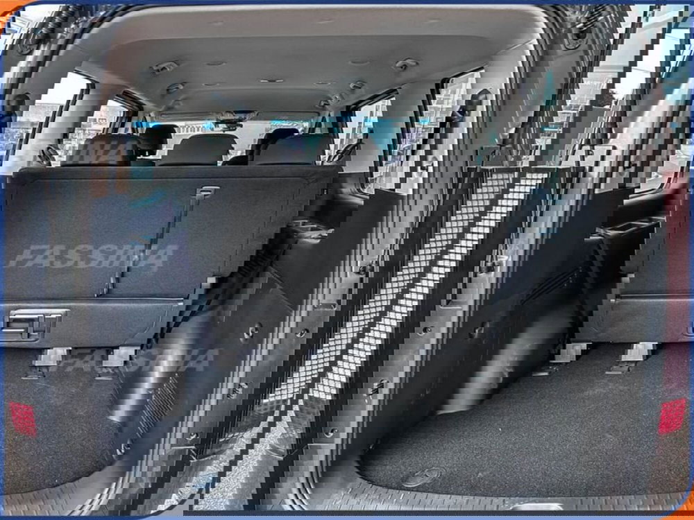 Hyundai Staria nuova a Milano (12)