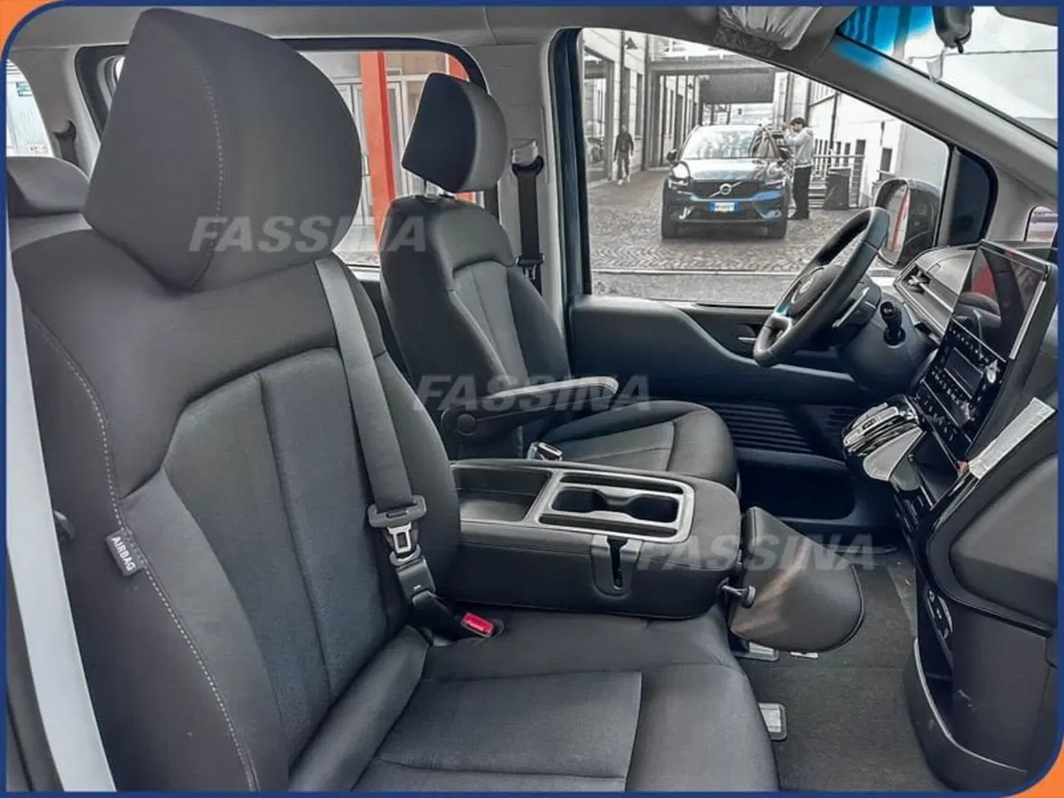 Hyundai Staria nuova a Milano (14)