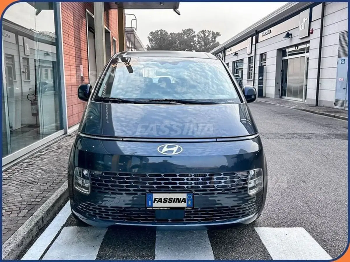 Hyundai Staria nuova a Milano (2)