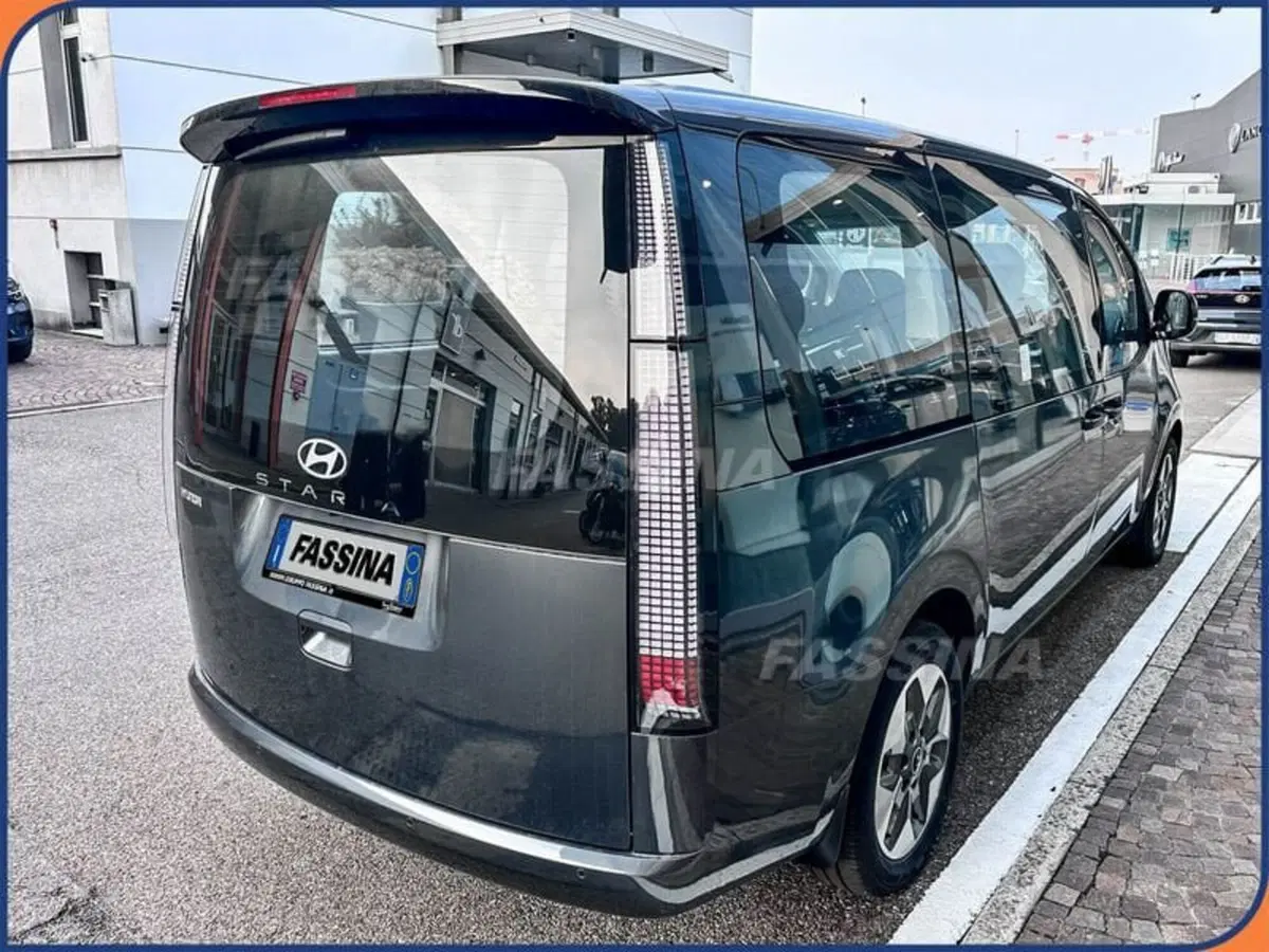 Hyundai Staria nuova a Milano (6)