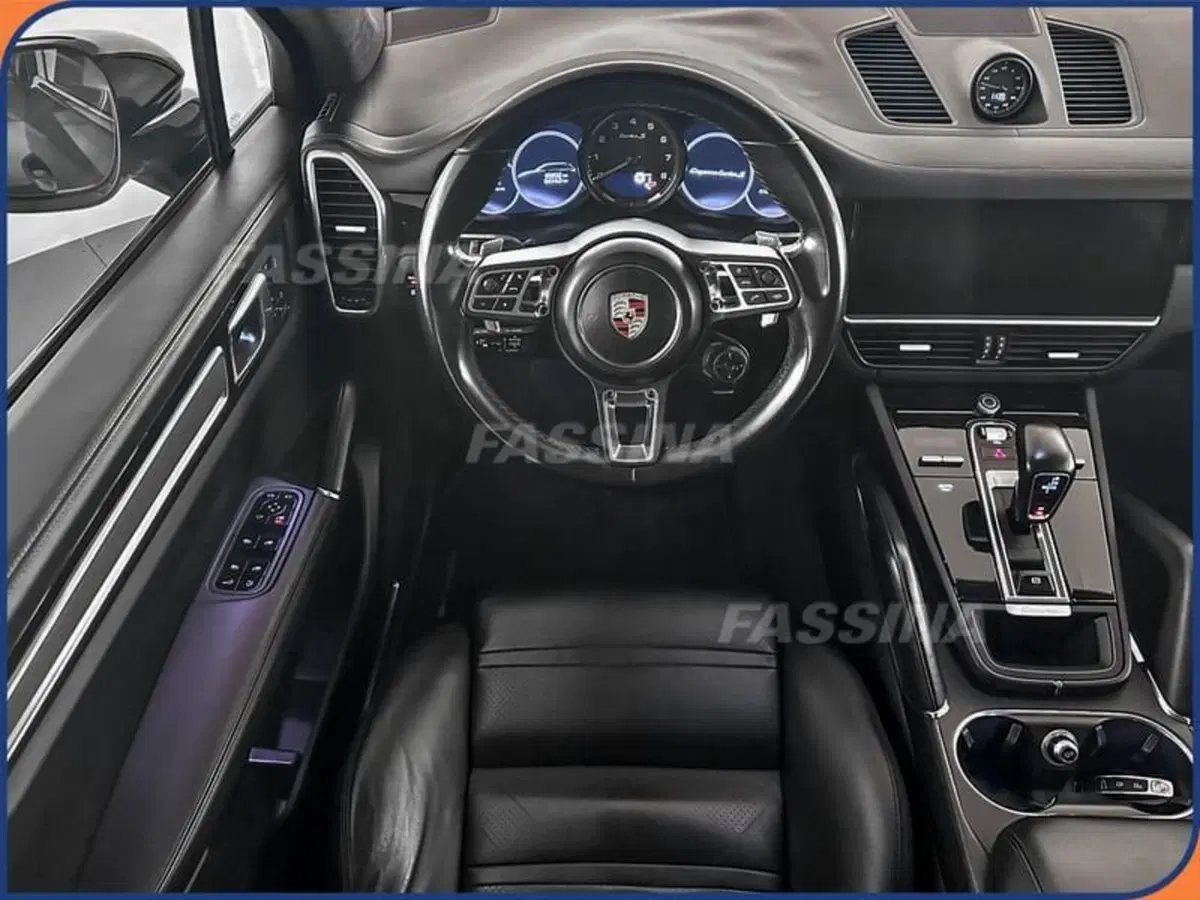 Porsche Cayenne Coupé usata a Milano (10)