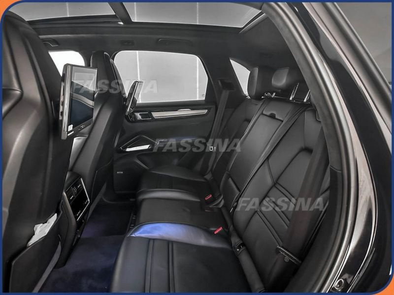 Porsche Cayenne Coupé usata a Milano (13)