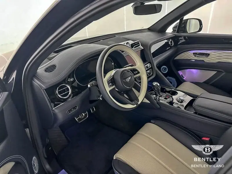 Bentley Bentayga usata a Milano (10)