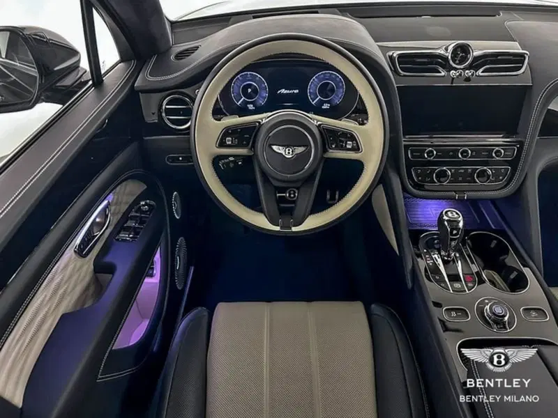 Bentley Bentayga usata a Milano (11)