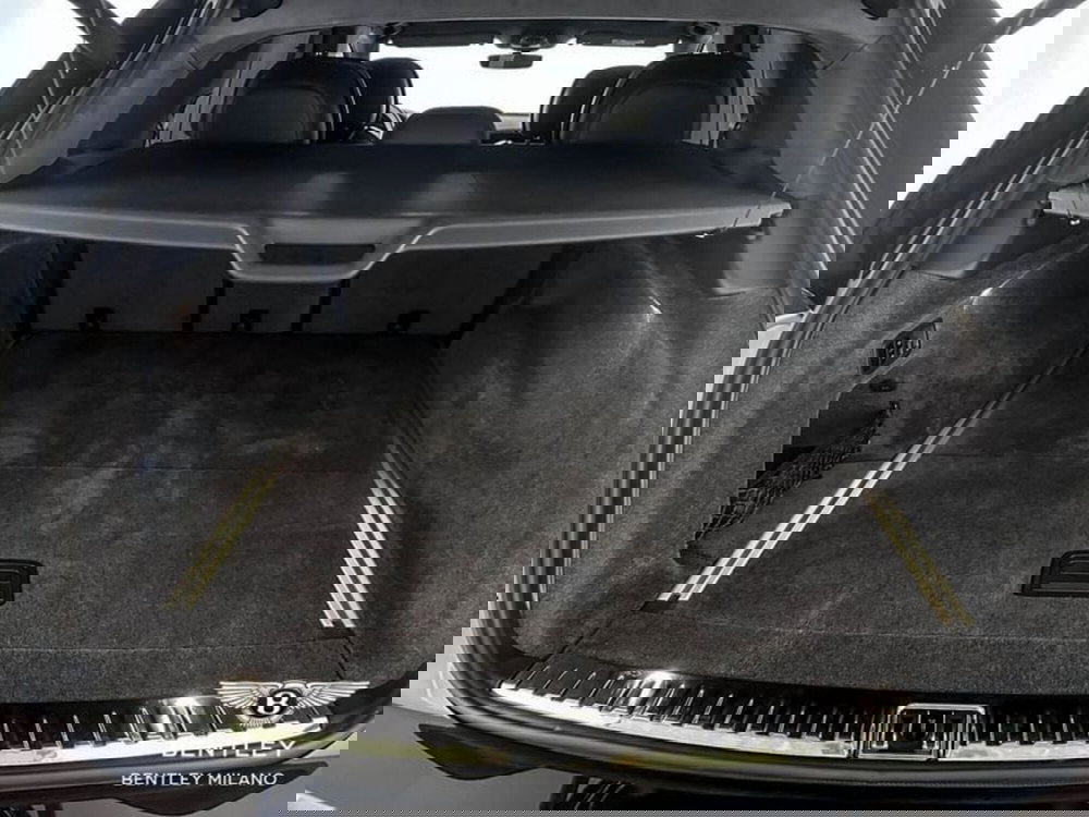 Bentley Bentayga usata a Milano (12)