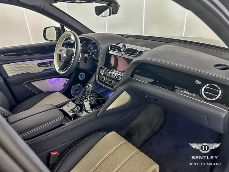 Bentley Bentayga usata a Milano (15)