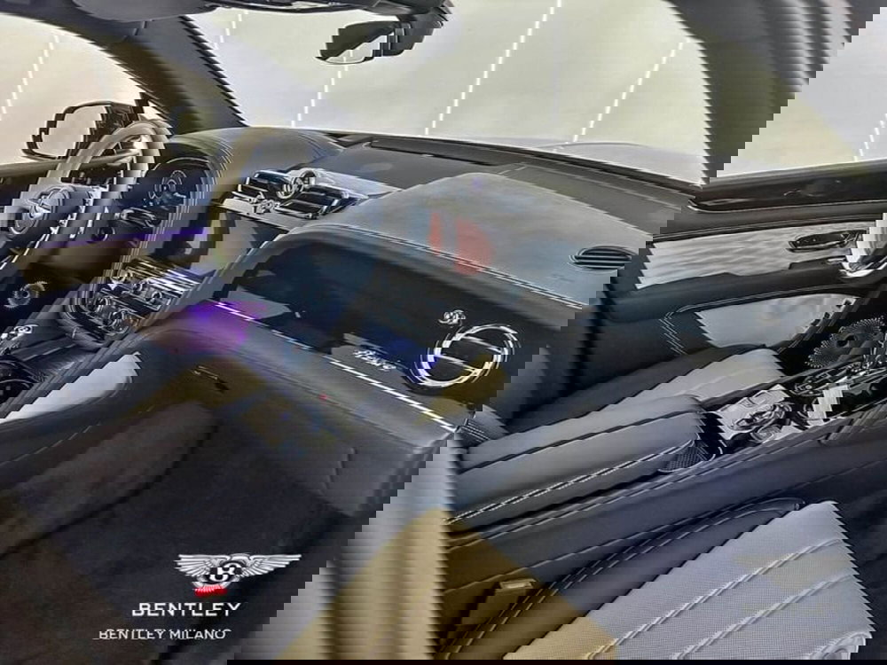 Bentley Bentayga usata a Milano (15)