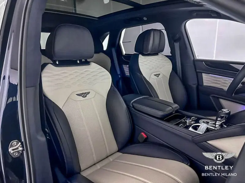 Bentley Bentayga usata a Milano (16)