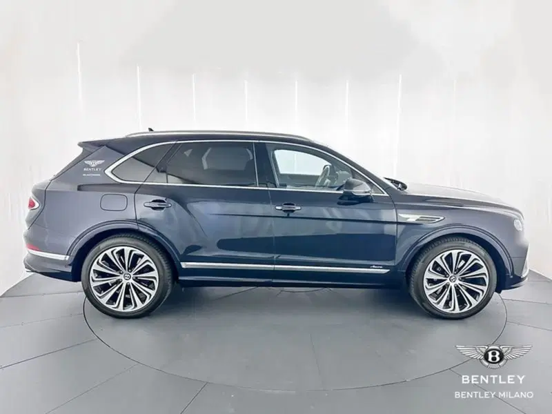 Bentley Bentayga usata a Milano (4)