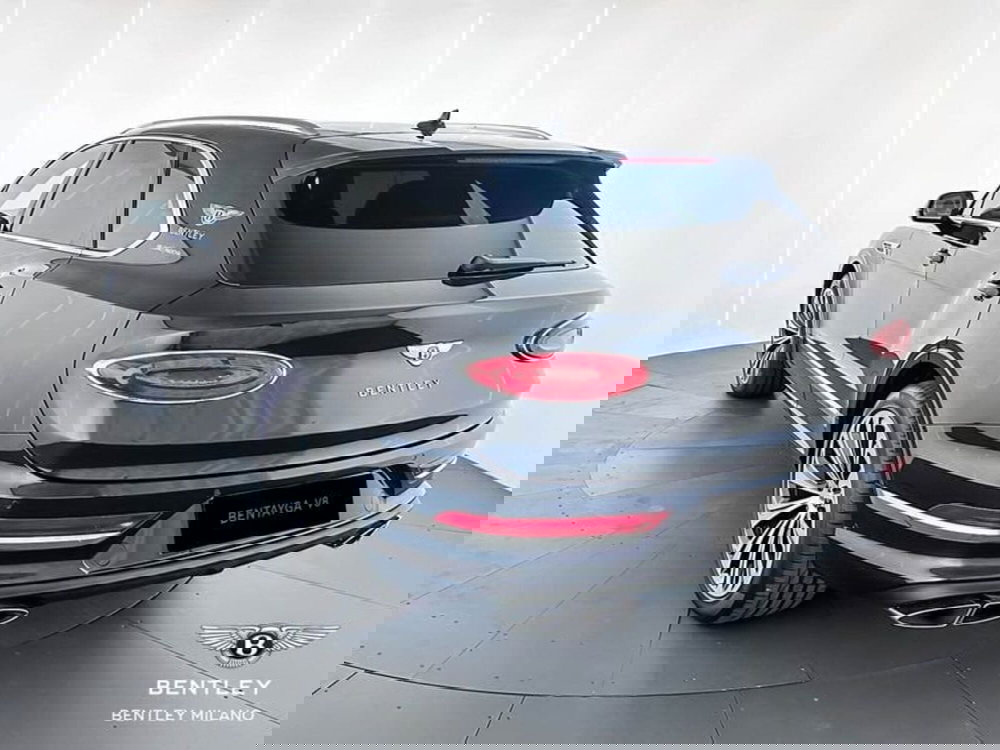 Bentley Bentayga usata a Milano (5)