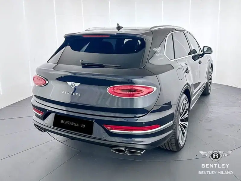 Bentley Bentayga usata a Milano (7)