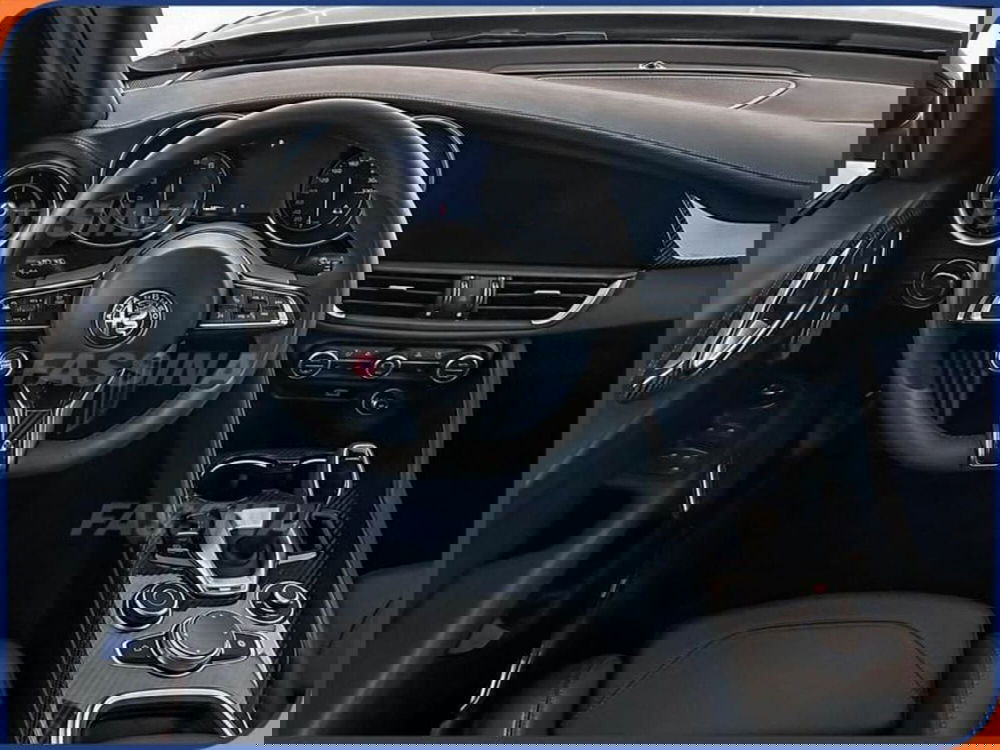 Alfa Romeo Giulia nuova a Milano (10)