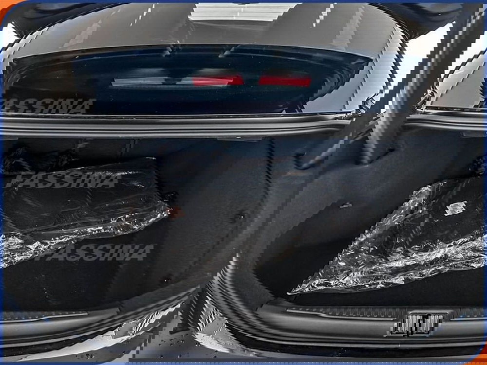 Alfa Romeo Giulia nuova a Milano (12)